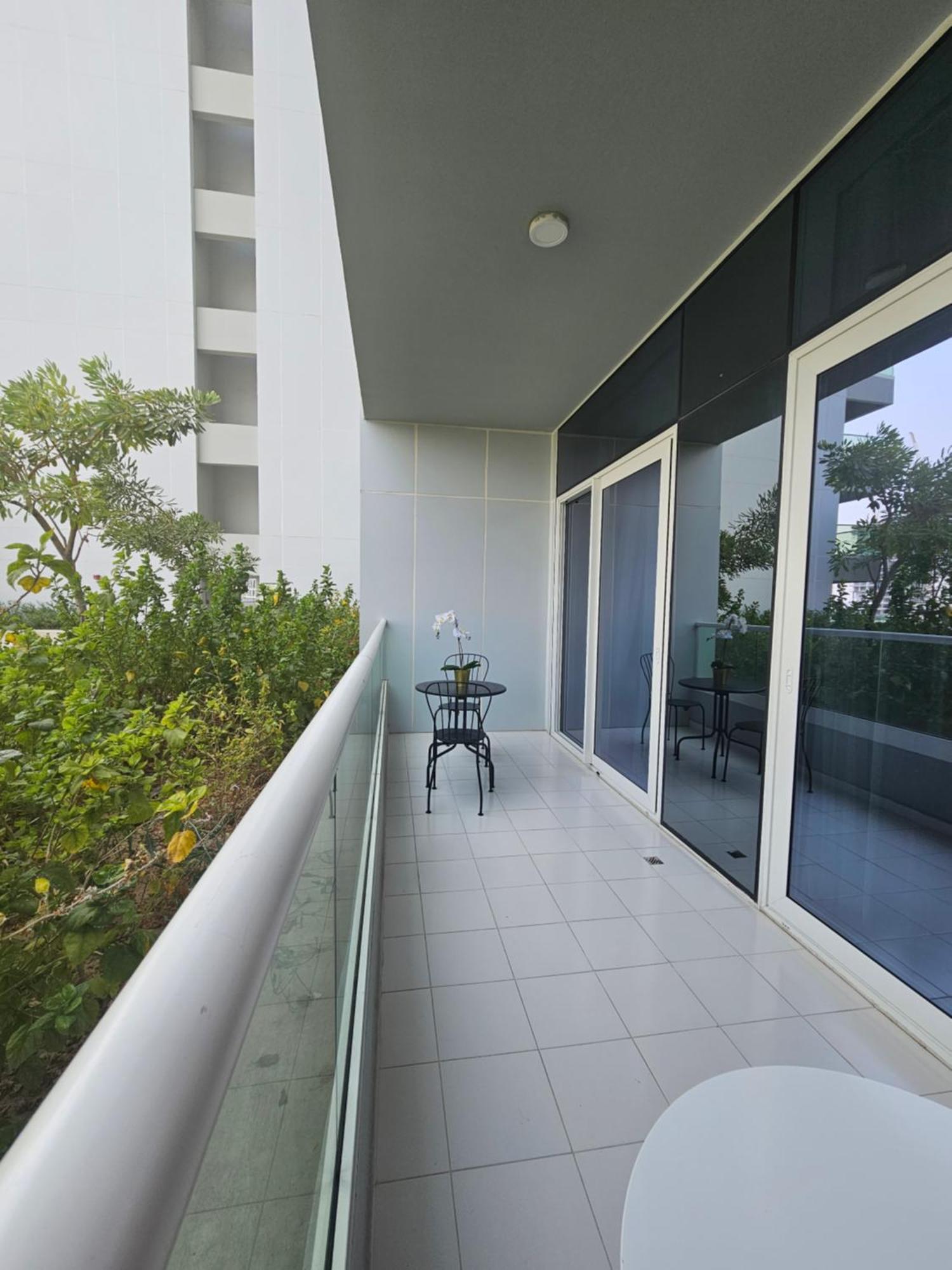 Wonderful Reva Aparthotel Downtown Dubai Exteriör bild